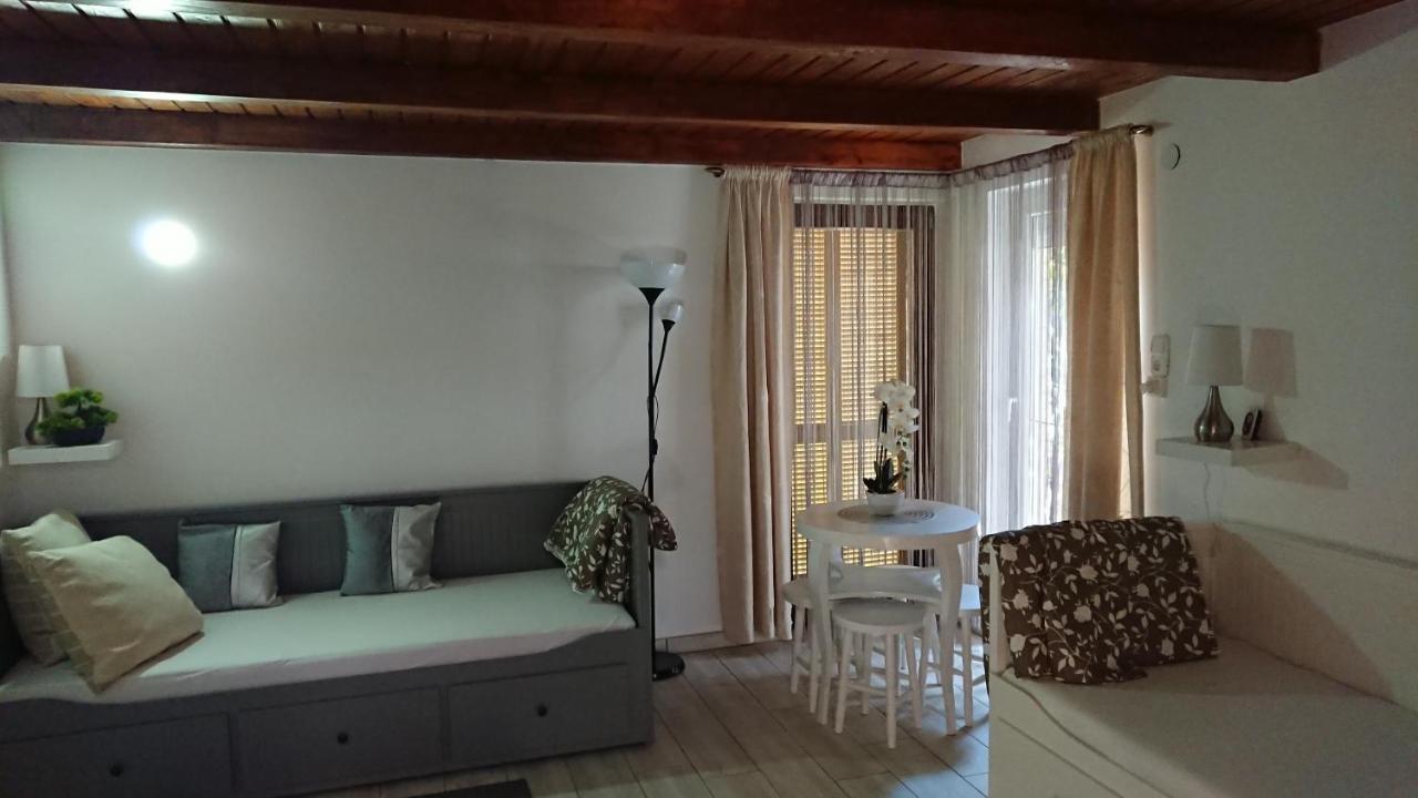 Bpr P3 Lodge Apartment With A/C Boedapest Buitenkant foto