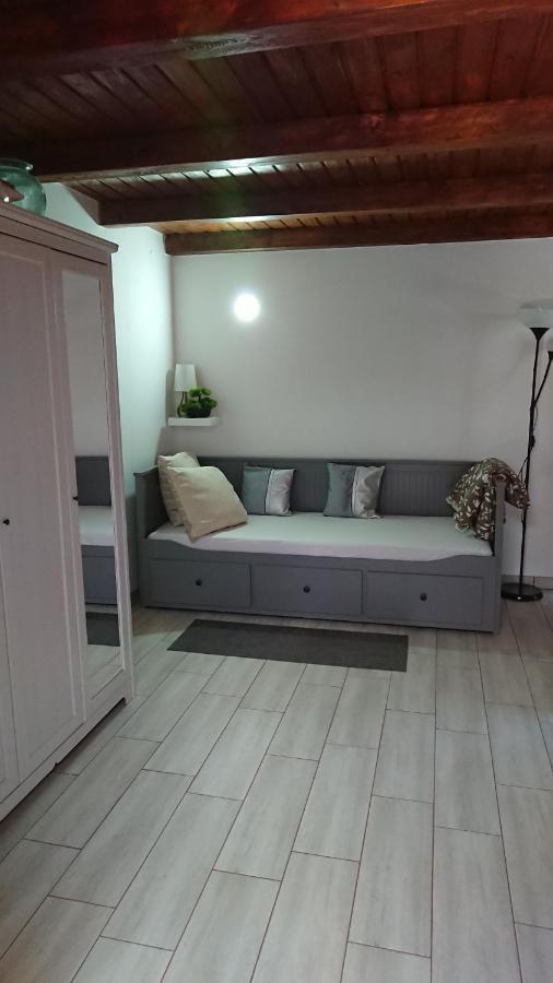 Bpr P3 Lodge Apartment With A/C Boedapest Buitenkant foto