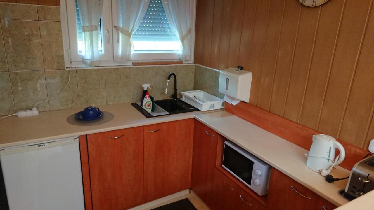 Bpr P3 Lodge Apartment With A/C Boedapest Buitenkant foto