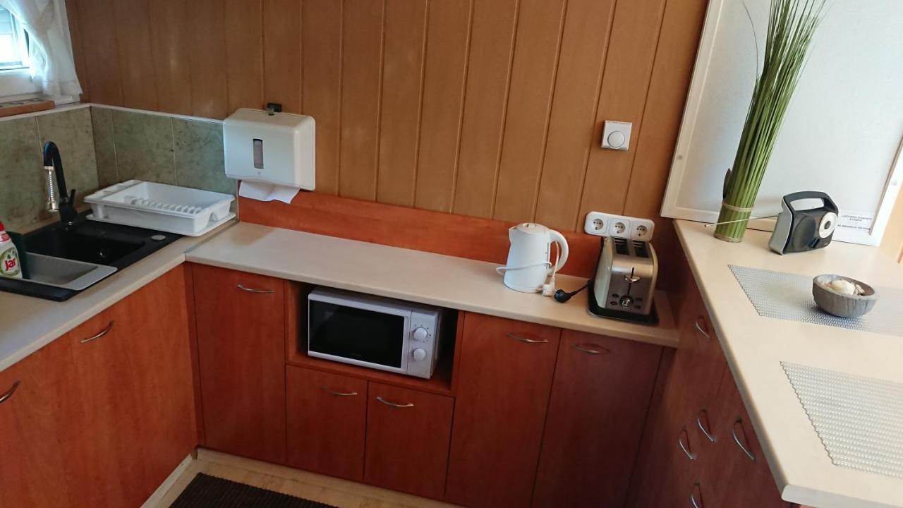 Bpr P3 Lodge Apartment With A/C Boedapest Buitenkant foto